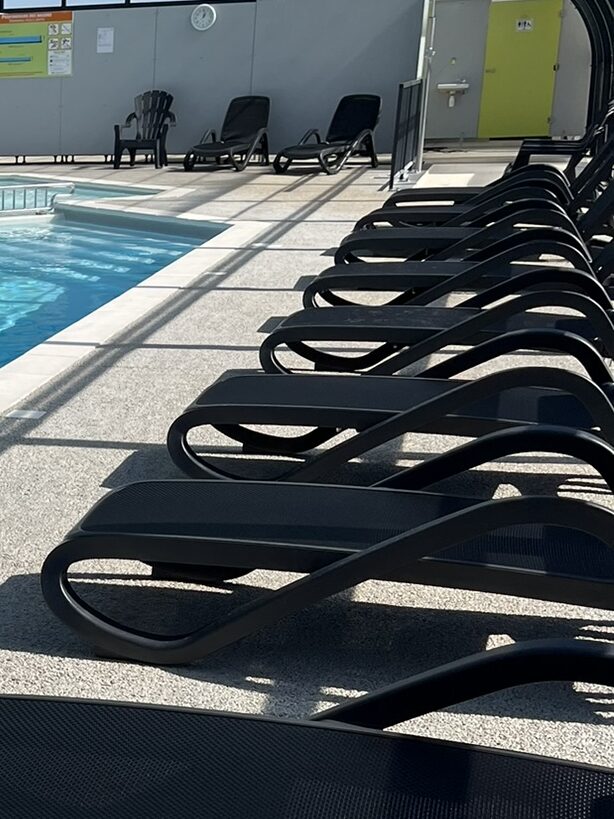 bains de soleil piscine